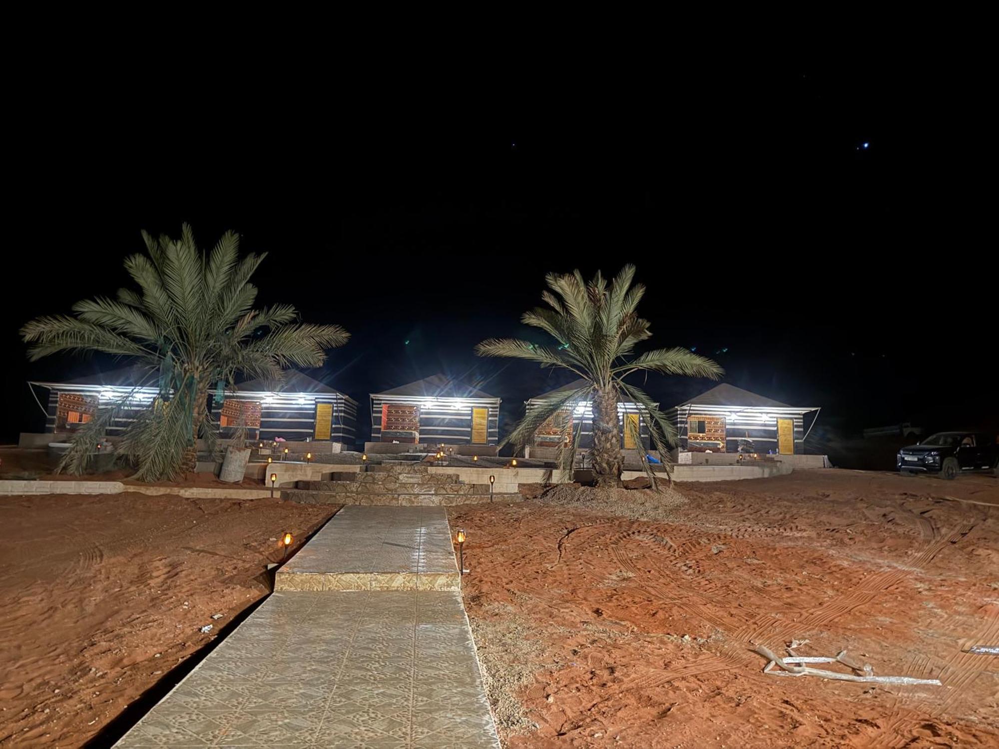 וואדי רם Falling Stars Camp מראה חיצוני תמונה